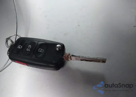 2013 Volkswagen Beetle 2.5L Entry z USA, uszkodzony, nr VIN 3VWFP7AT8DM652808